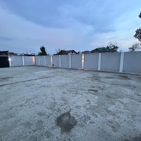 Fair Mount, Airport Road, Humhama Srinagar 호텔 외부 사진