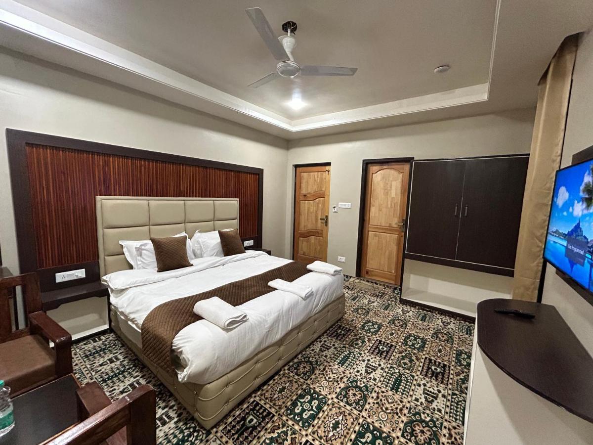Fair Mount, Airport Road, Humhama Srinagar 호텔 객실 사진