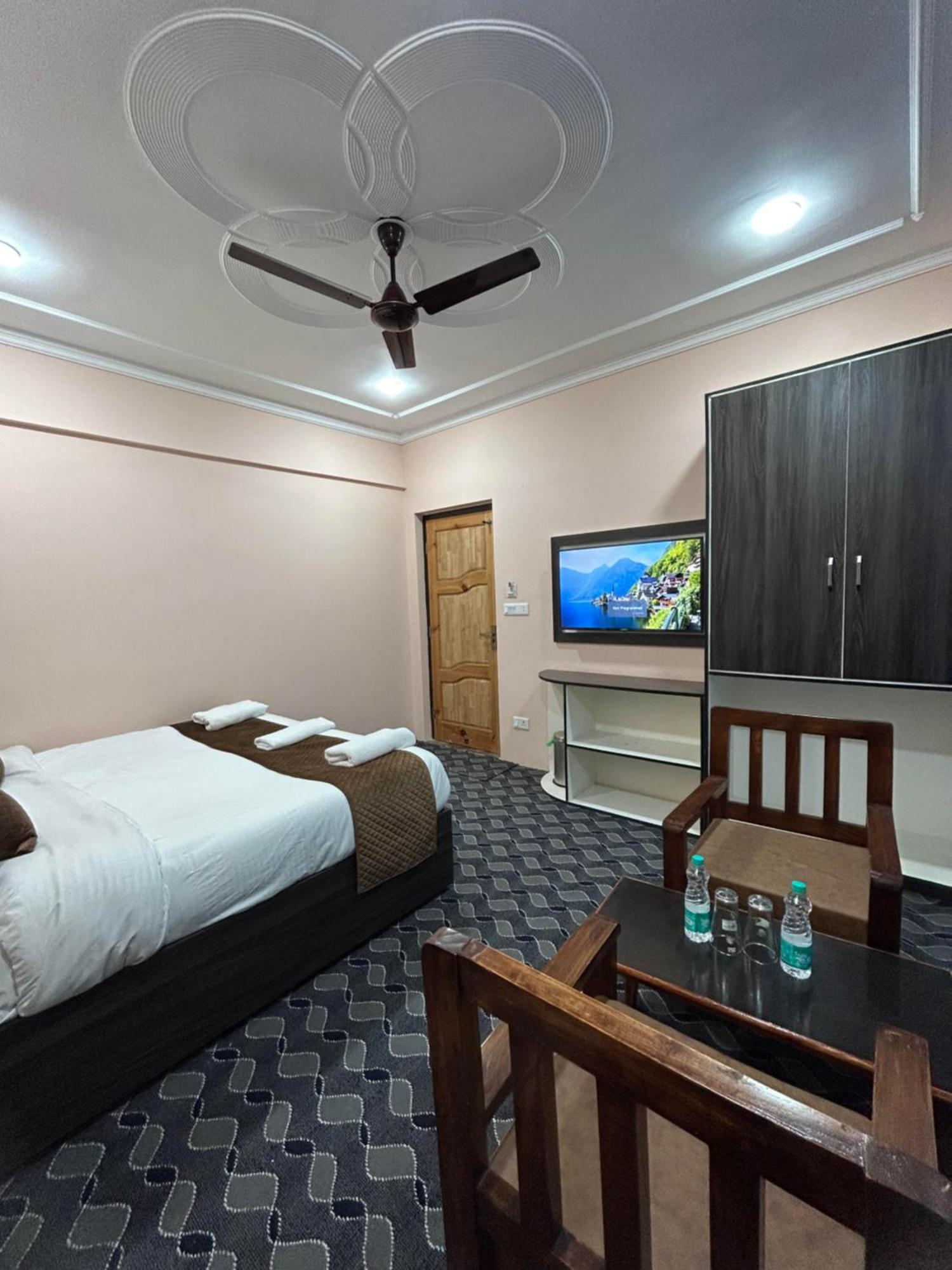 Fair Mount, Airport Road, Humhama Srinagar 호텔 외부 사진